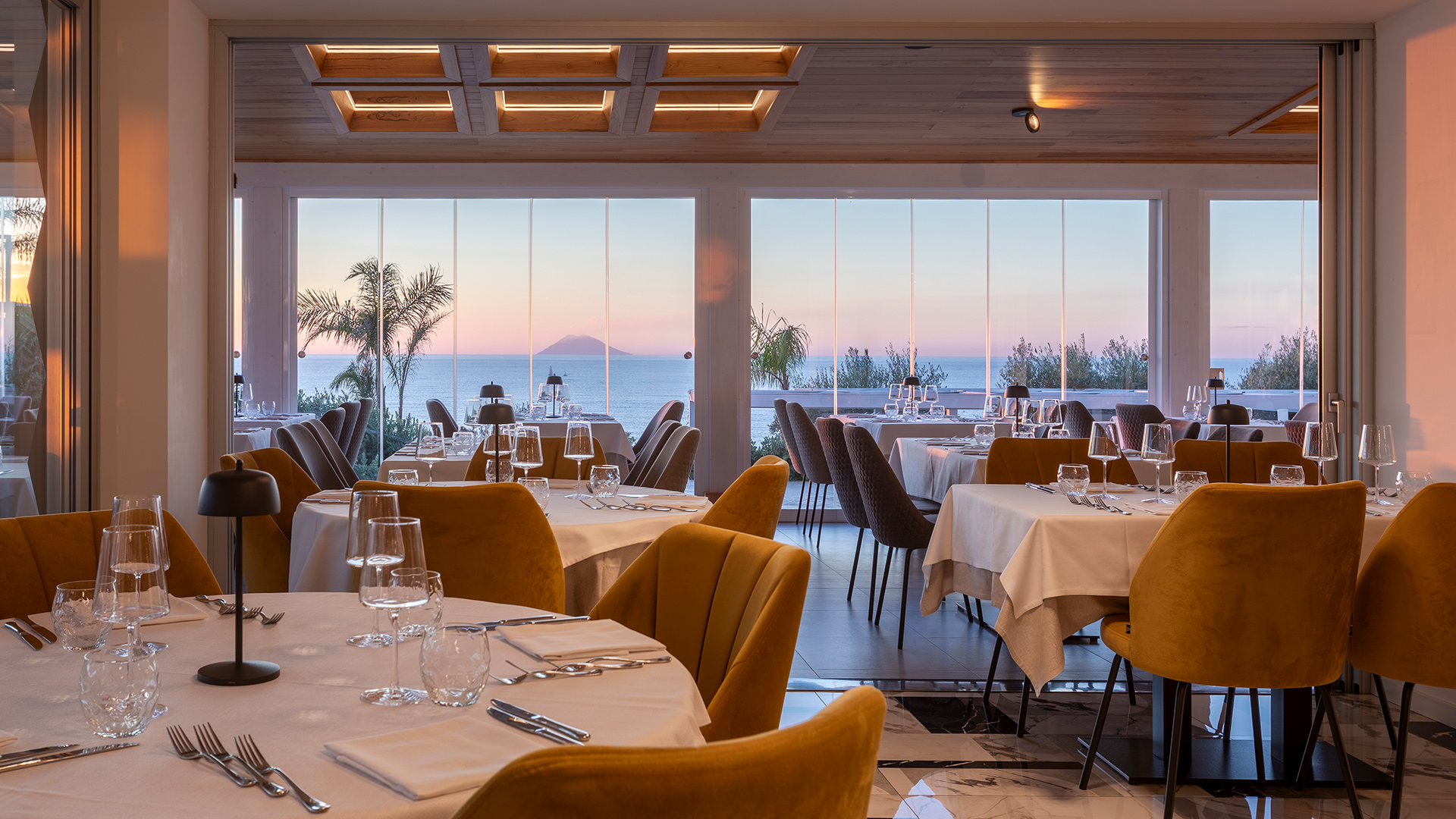 ristorante vini interno midenza capo vaticano